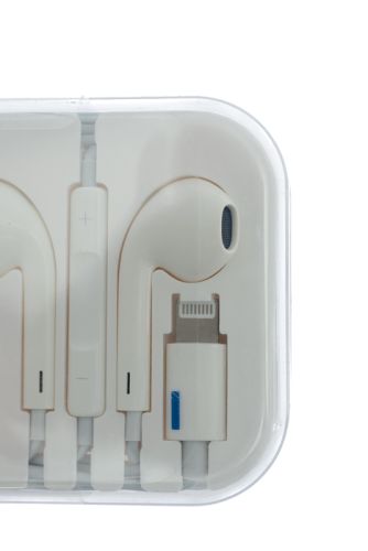 Наушники проводные EURO 1:1 для iPhone 7 Lightning пластиковая коробка белый оптом, в розницу Центр Компаньон фото 3