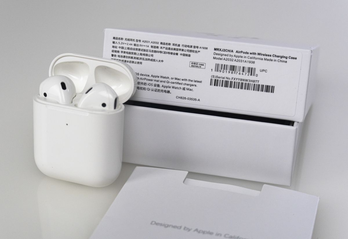 Реплика эпл наушников. Наушники беспроводные Apple AIRPODS 2. Apple AIRPODS Pro 2 коробка. Аирподс 1 коробка оригинал. Наушники Apple AIRPODS Pro Pro оригинал.